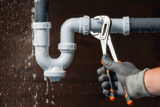 Professional Gas Line Repair technician working in Gratis, OH